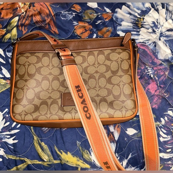 Coach District Crossbody In Colorblock Signature Canvas - Picture 1 of 7